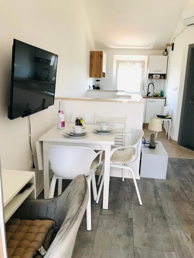 Smokvica Apartment Савудрия Екстериор снимка